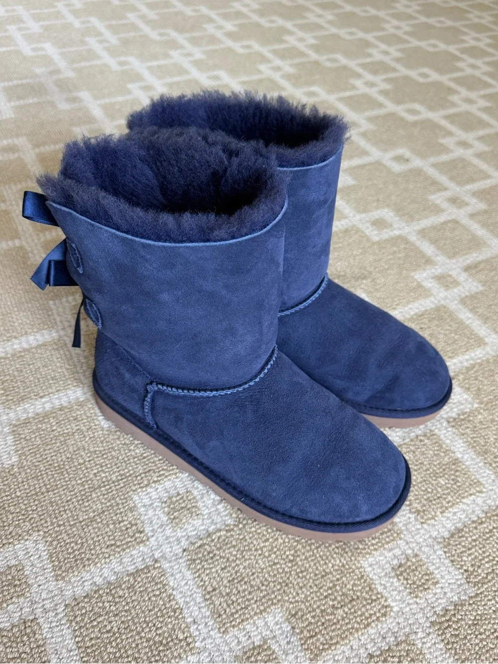 UGG Bailey Bow II Sheepskin Boots Navy Blue Girls Size 4